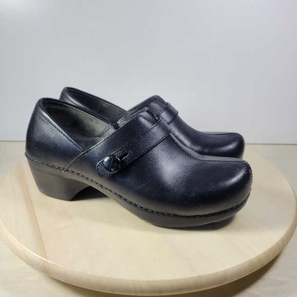 Dansko Shoes - Dansko Solstice Black Leather Professional Clog Euro size 39 US Size 8.5